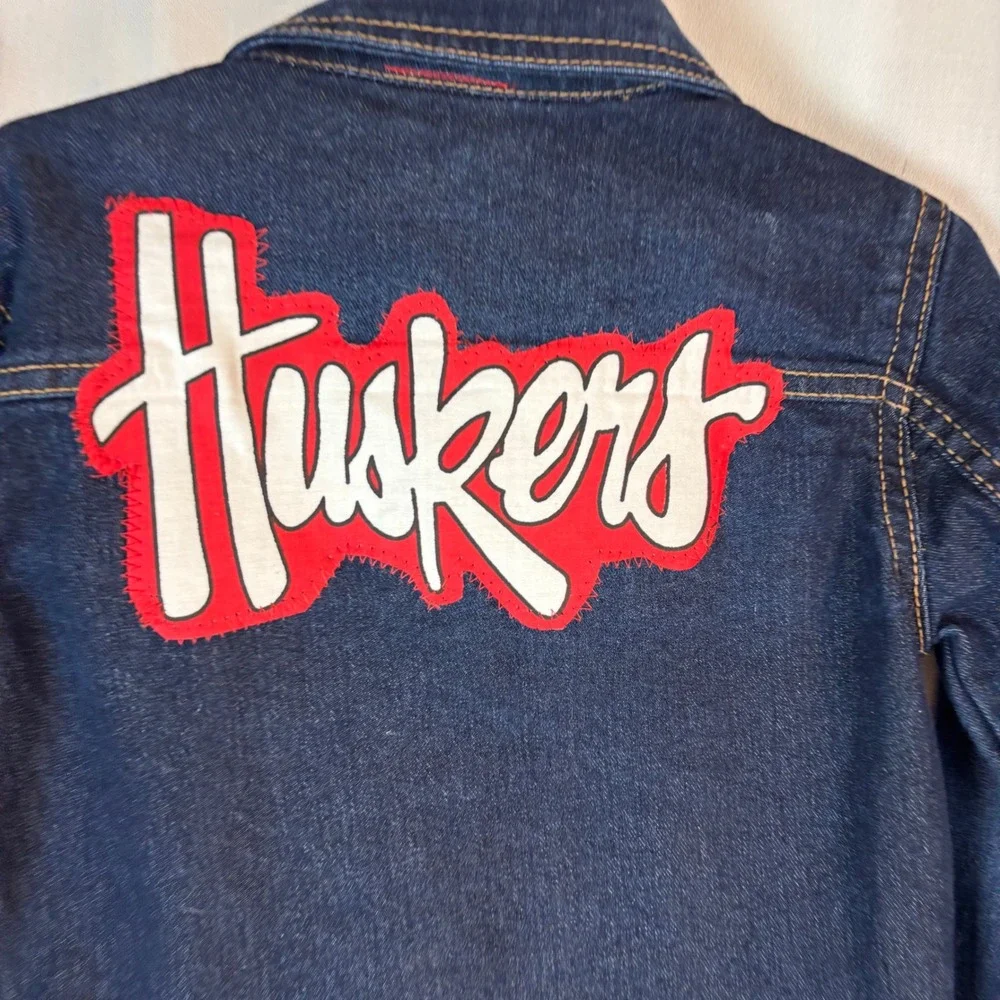 Nebraska Huskers Denim Jacket Dark Wash Blue Jean Trucker‎ Size 5